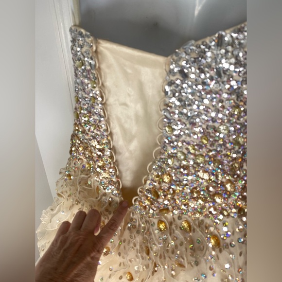 MORI LEE by Ruffled Organza with Corset Back Closure Paparazzi Read Description - Picture 15 of 15